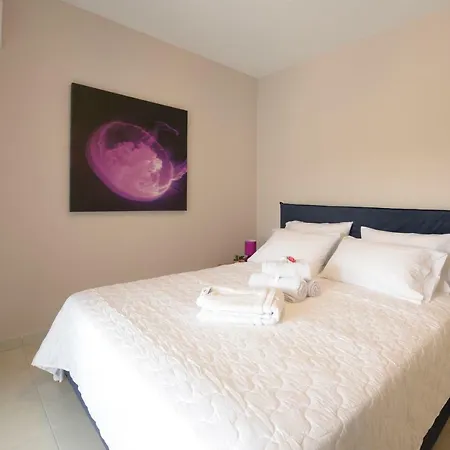 Lux4u Feriehus PalaiónTsiflíkion